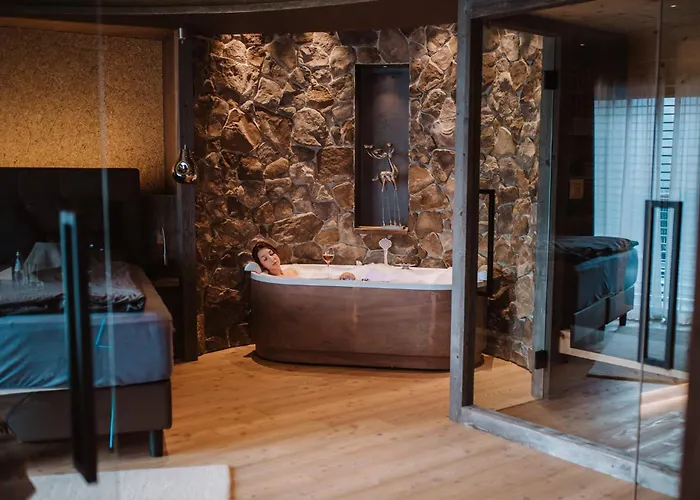 La Roccia Wellness Hotel Cavalese